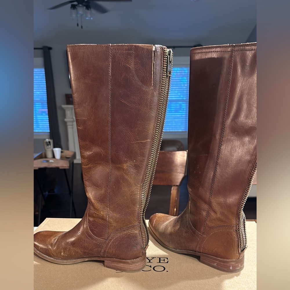 Frye size 7m